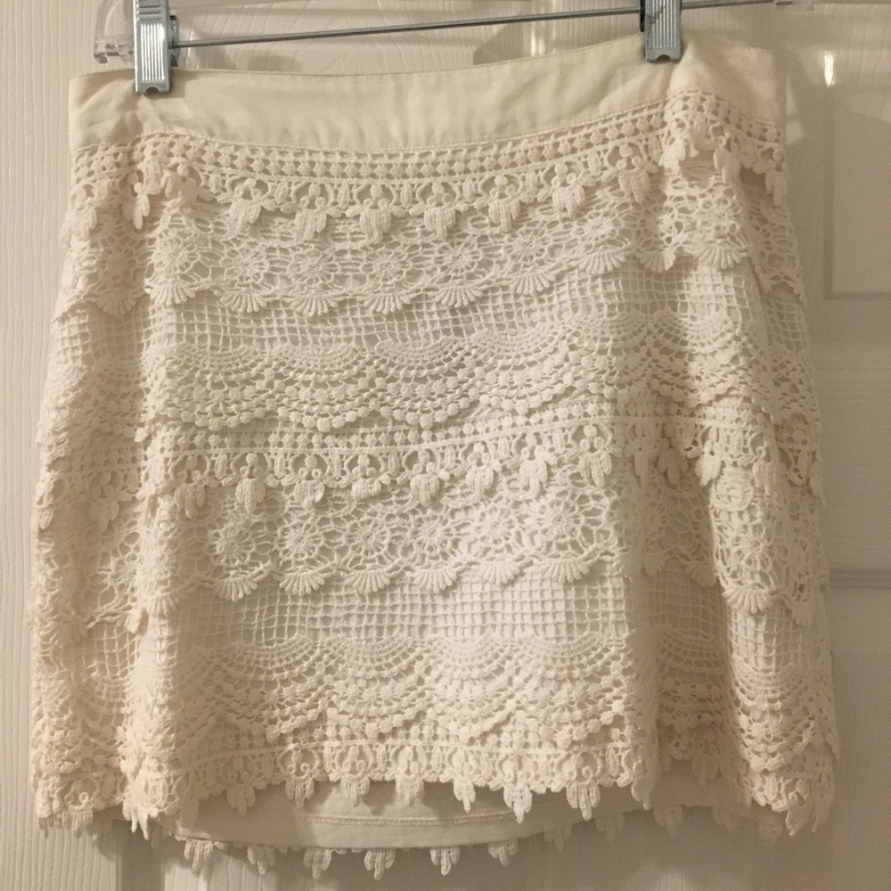 Cream lace mini skirt, size XS